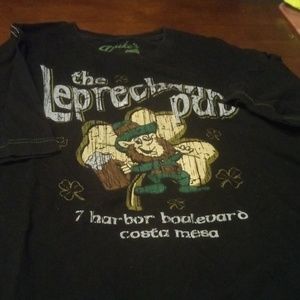 Leprechaun Pub S/S Graphics Top size XL